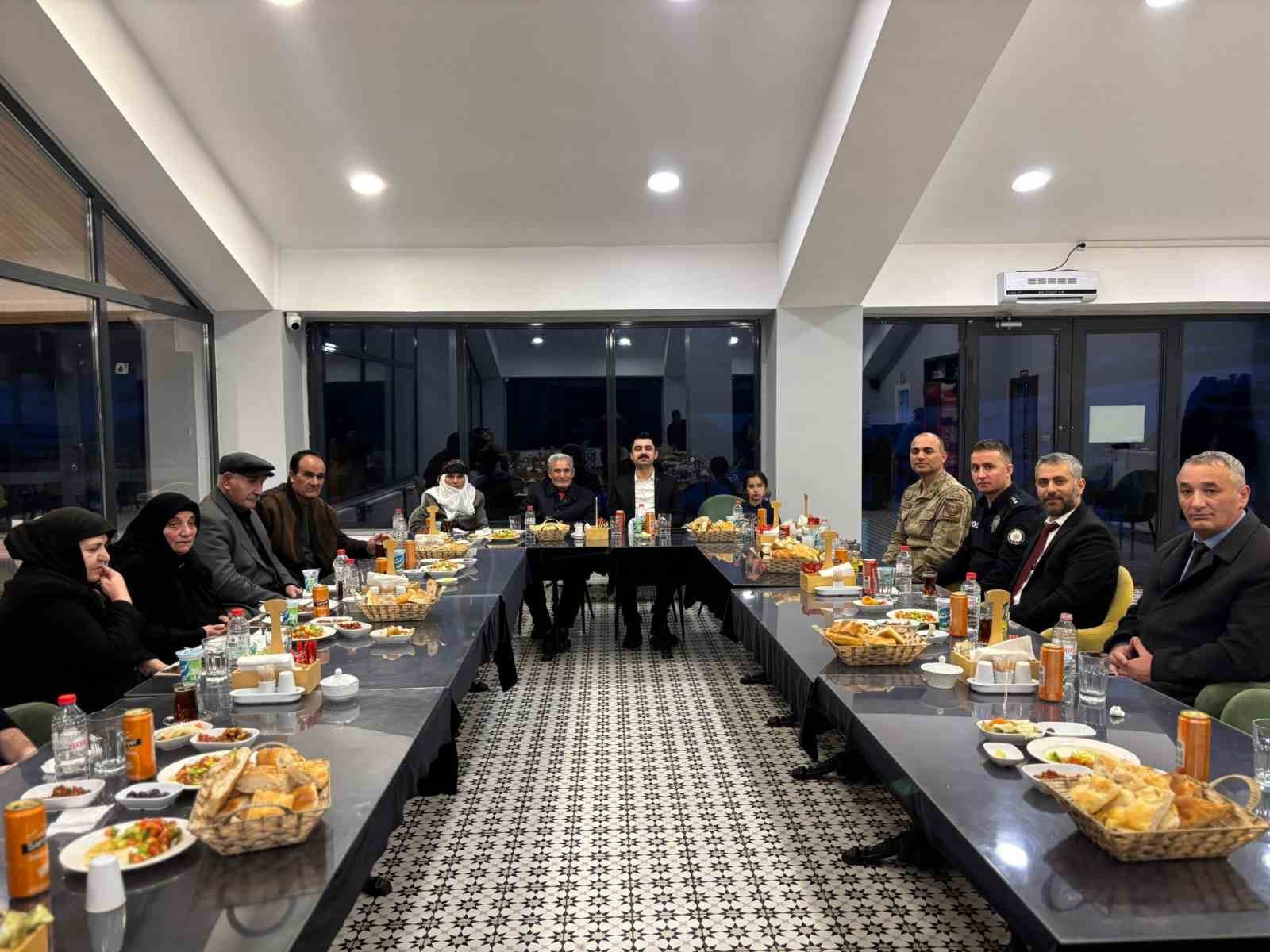 Susuz’da şehit aileleri ve gaziler onuruna iftar programı düzenlendi
