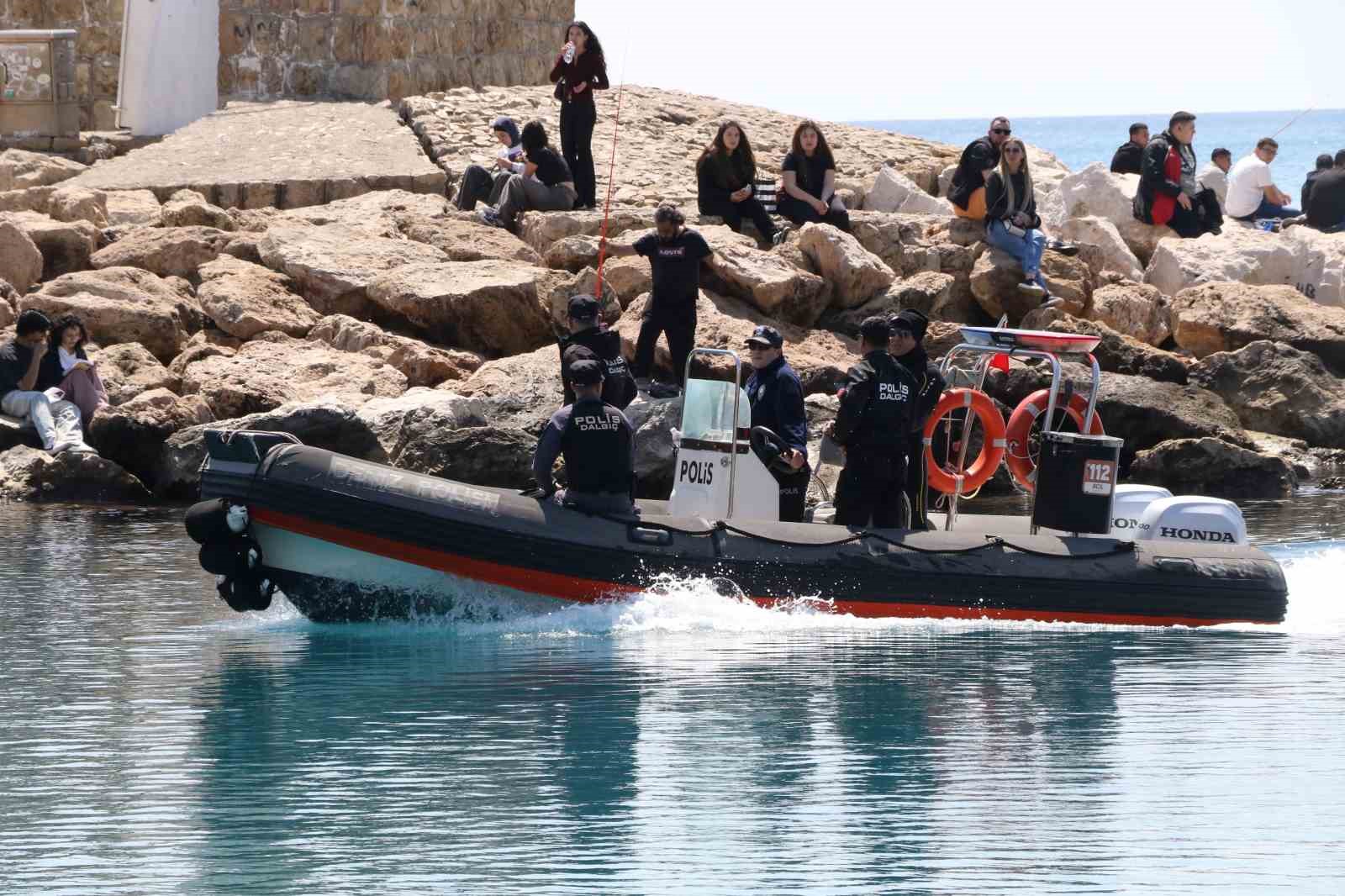 Suyun altını üstüne getiriyor, can kurtarmak için saniyelerle yarışıyorlar

