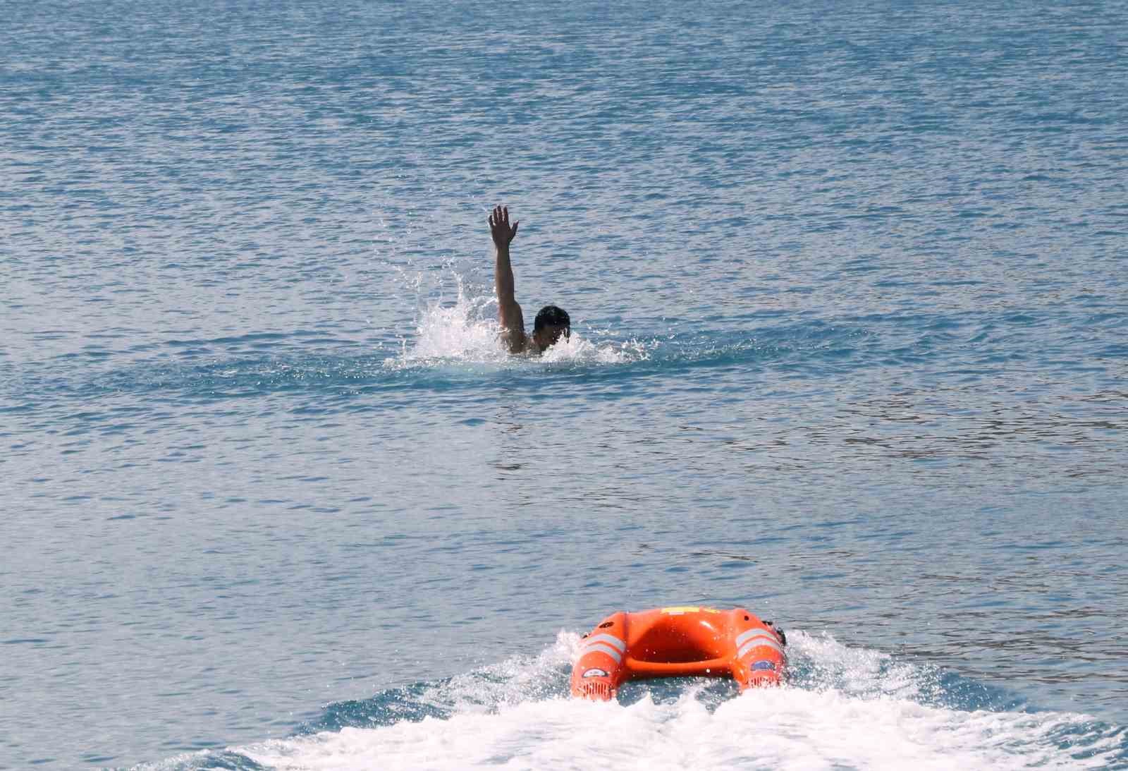 Suyun altını üstüne getiriyor, can kurtarmak için saniyelerle yarışıyorlar
