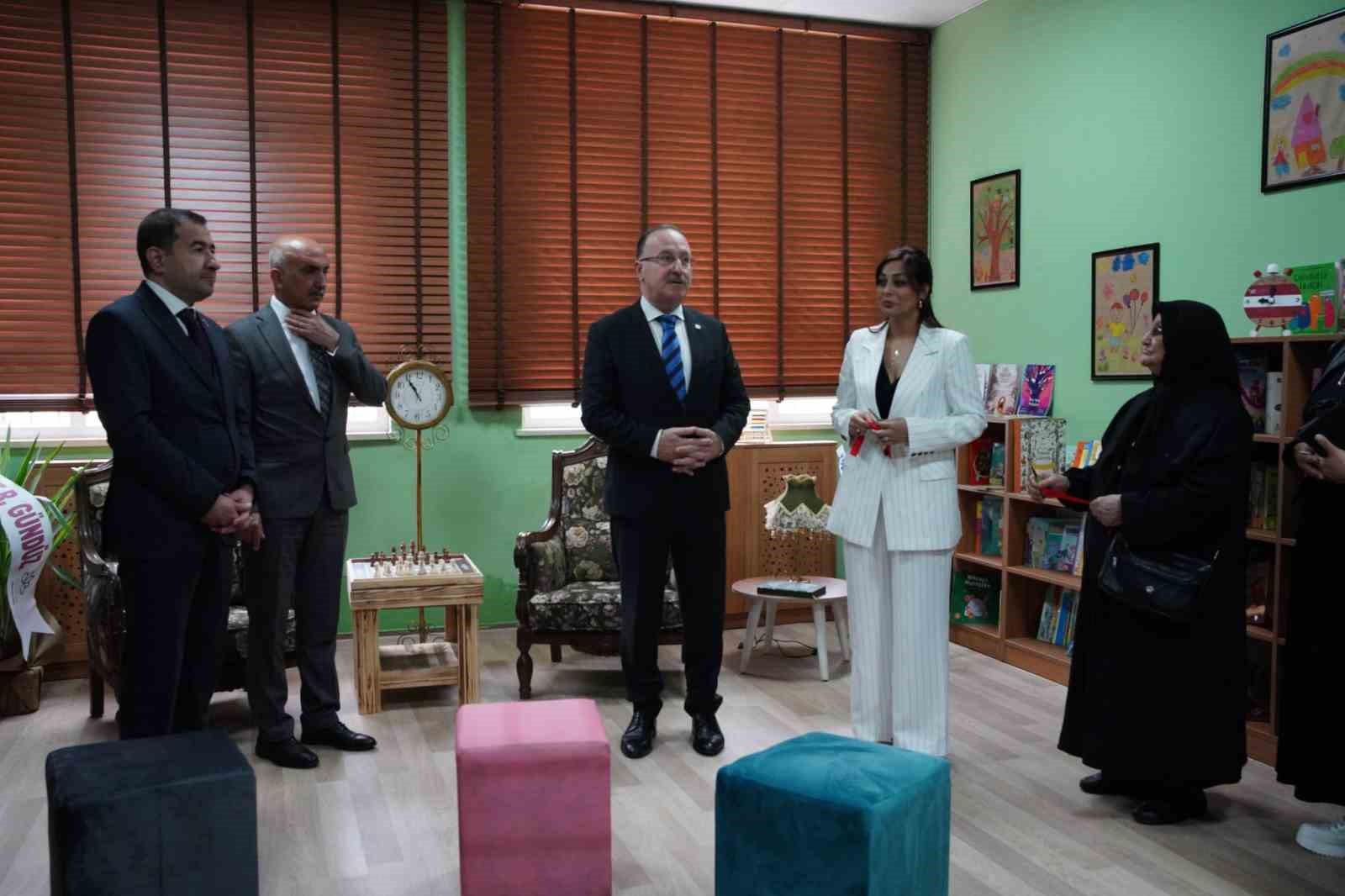 Suzan Teyze’nin adı Dede Korkut’ta kütüphaneye verildi
