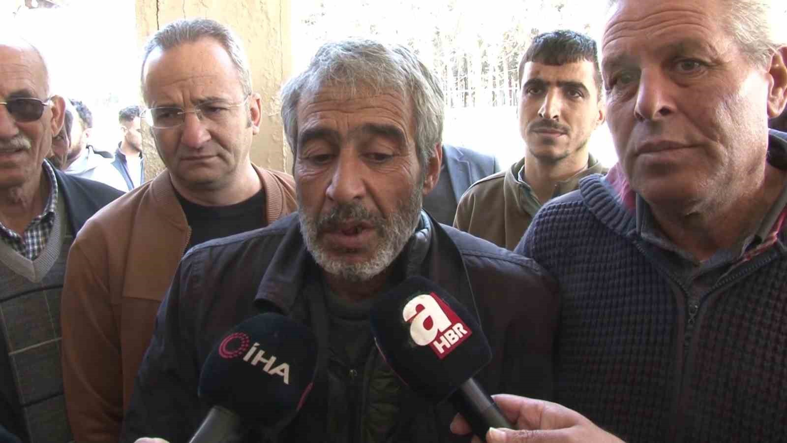 Tabutunun üzerine damatlığı konuldu: İran’da hayatını kaybeden tır şoförü son yolculuğuna uğurlandı
