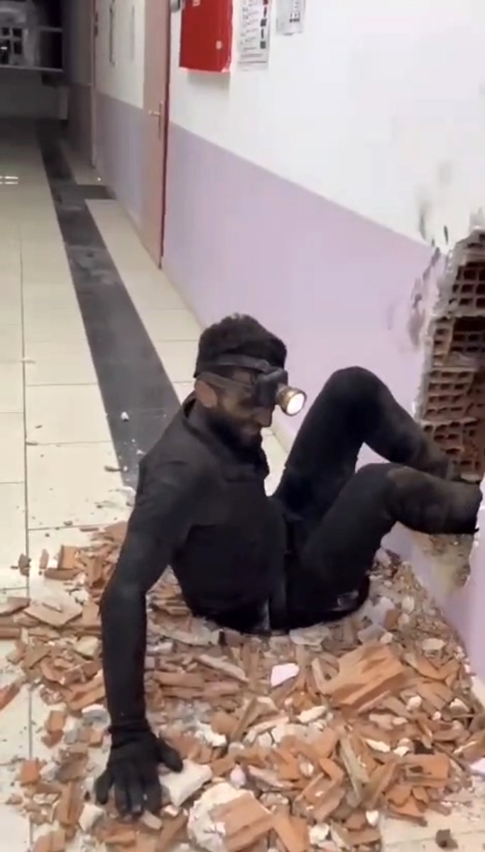 Tadilat ustası bacada ölümden döndü
