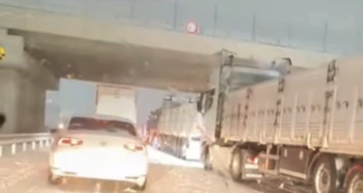 TAG Otoyolu Gaziantep kesiminde kar esareti: Çok sayıda araç mahsur kaldı
