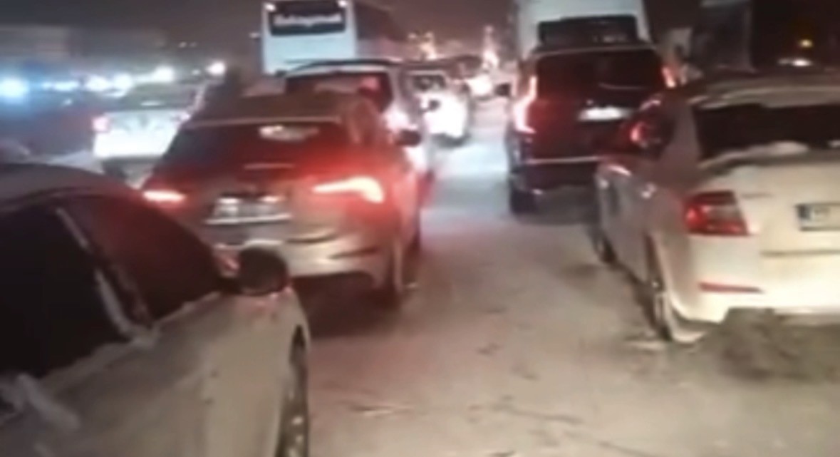 TAG Otoyolu Gaziantep kesiminde kar esareti: Çok sayıda araç mahsur kaldı

