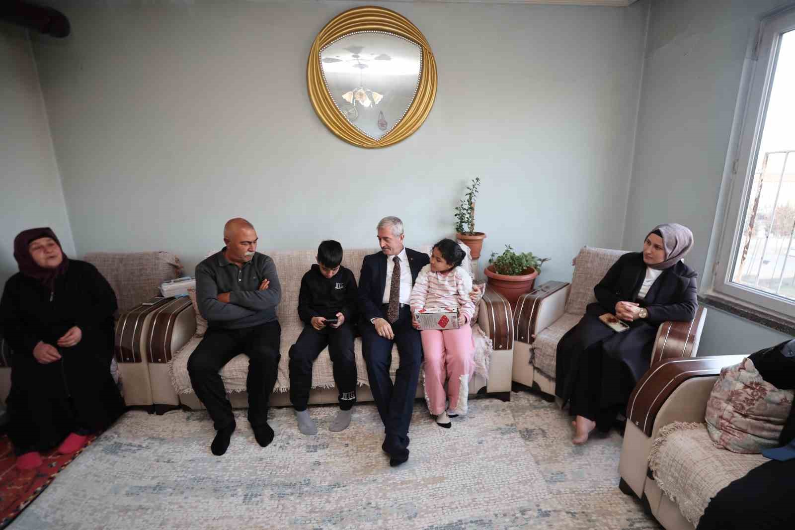 Tahmazoğlu, evlere misafir oluyor
Tahmazoğlu, evlere misafir oluyor