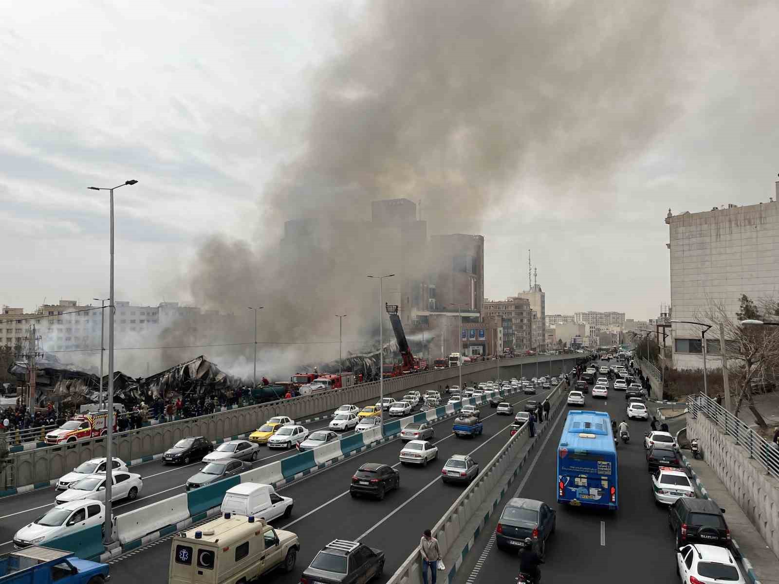 Tahran’da kapalı semt pazarında korkutan yangın
