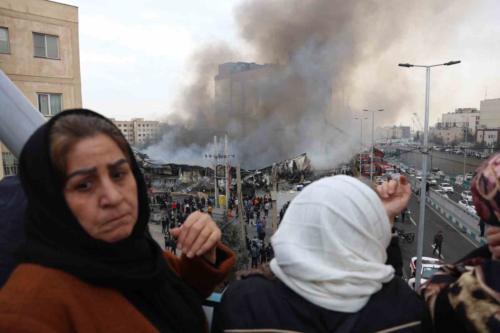 Tahran’da kapalı semt pazarında korkutan yangın
