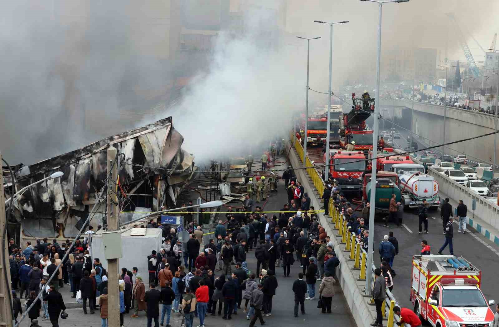 Tahran’da kapalı semt pazarında korkutan yangın
