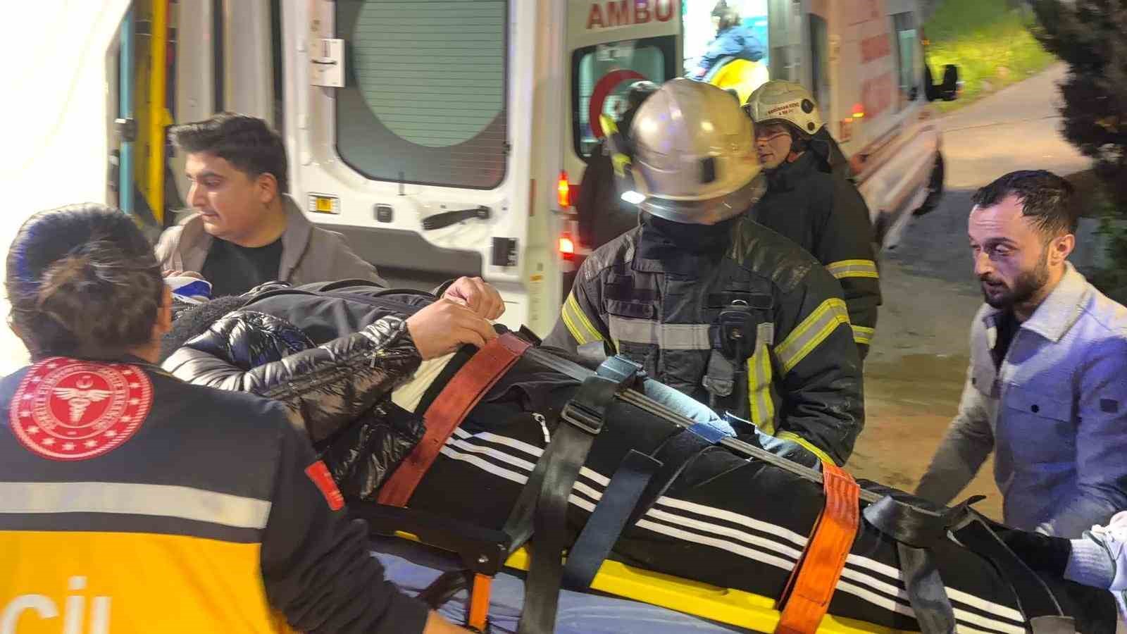 Takla atan otomobilde 2 kişi yaralandı, diğer sürücü kaçtı
