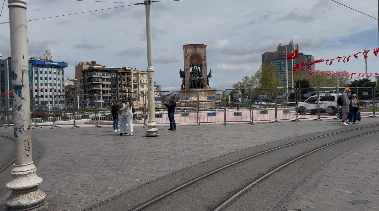 Taksim Meydanı ve İstiklal Caddesi’ne çıkan yollarda 1 Mayıs tedbirleri
