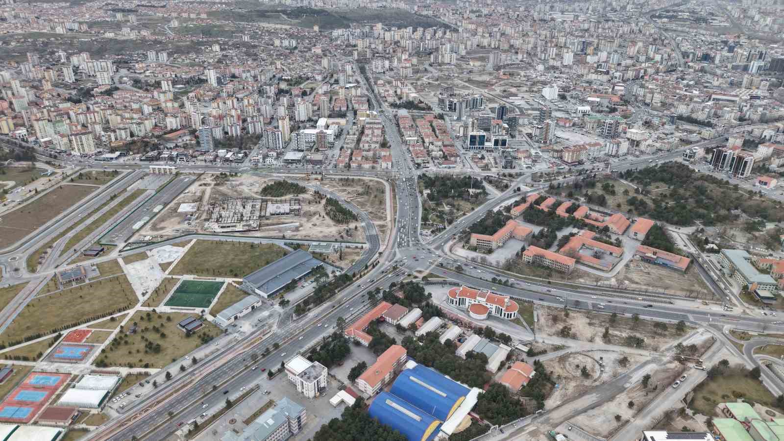 Talas Bulvarı 5 şeritli yeni haliyle hizmete açıldı
