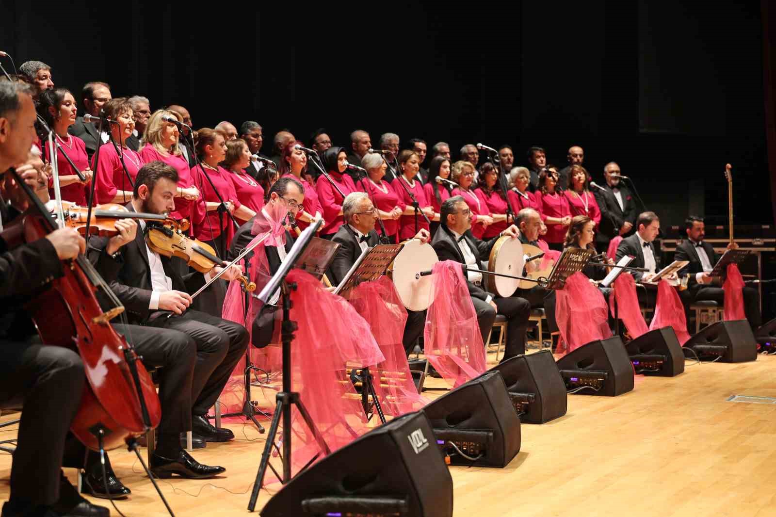 Talas Musiki Cemiyeti’nden unutulmaz Türk Sanat Müziği gecesi
Talas Musiki Cemiyeti’nden unutulmaz Türk Sanat Müziği gecesi
