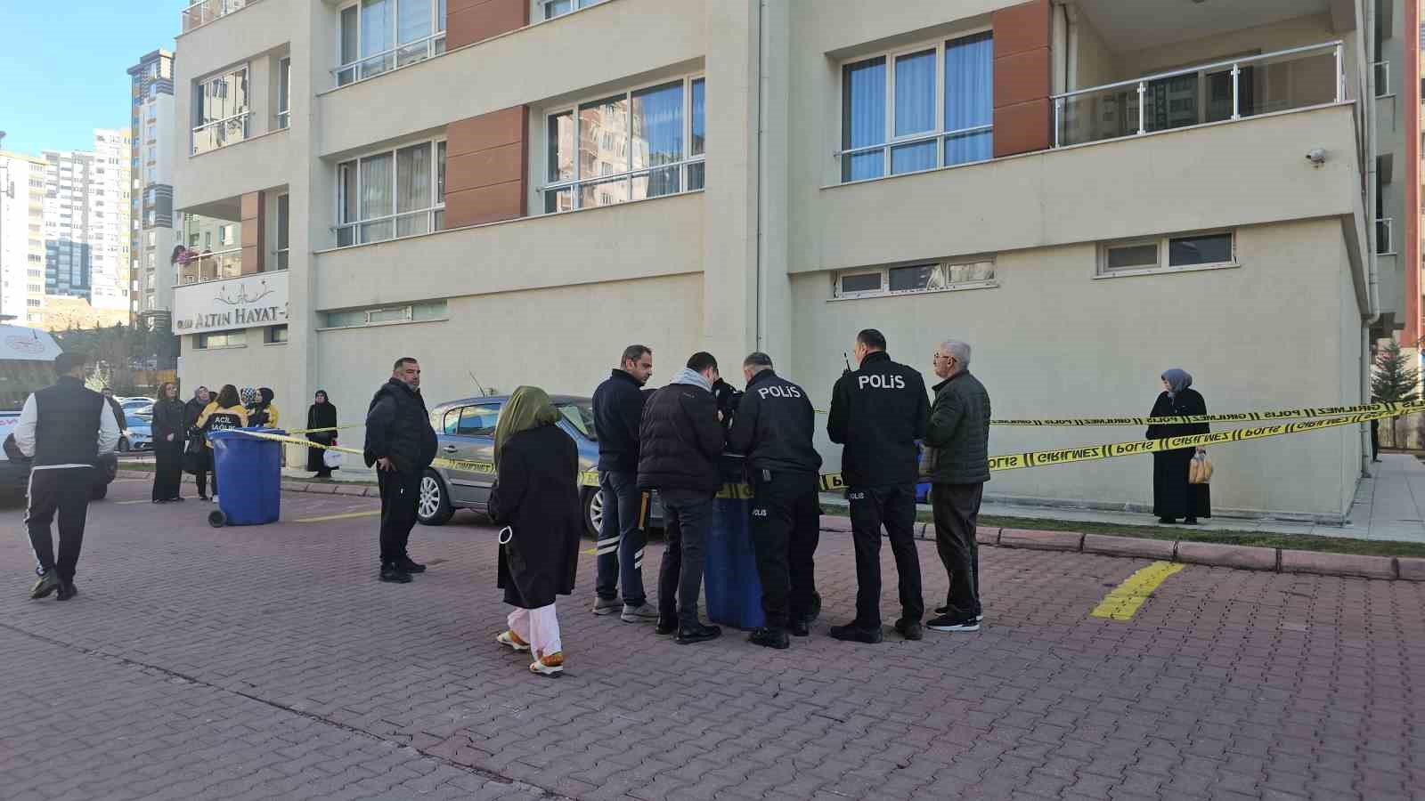 Talas’ta bir kişi aracında ölü bulundu
