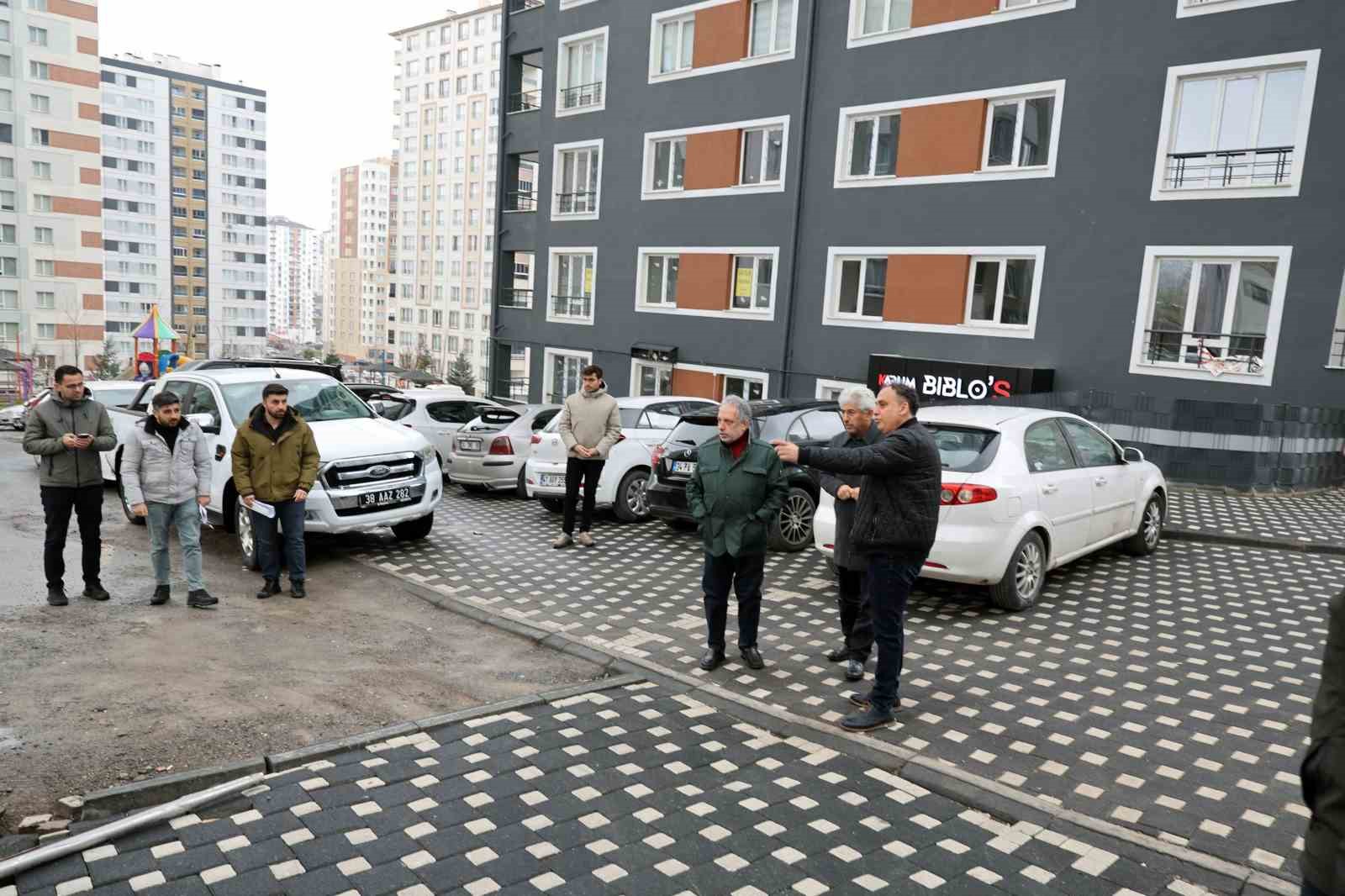 Talas’ta hafta sonu mesaisi: Yeni park ve otopark alanları incelendi
