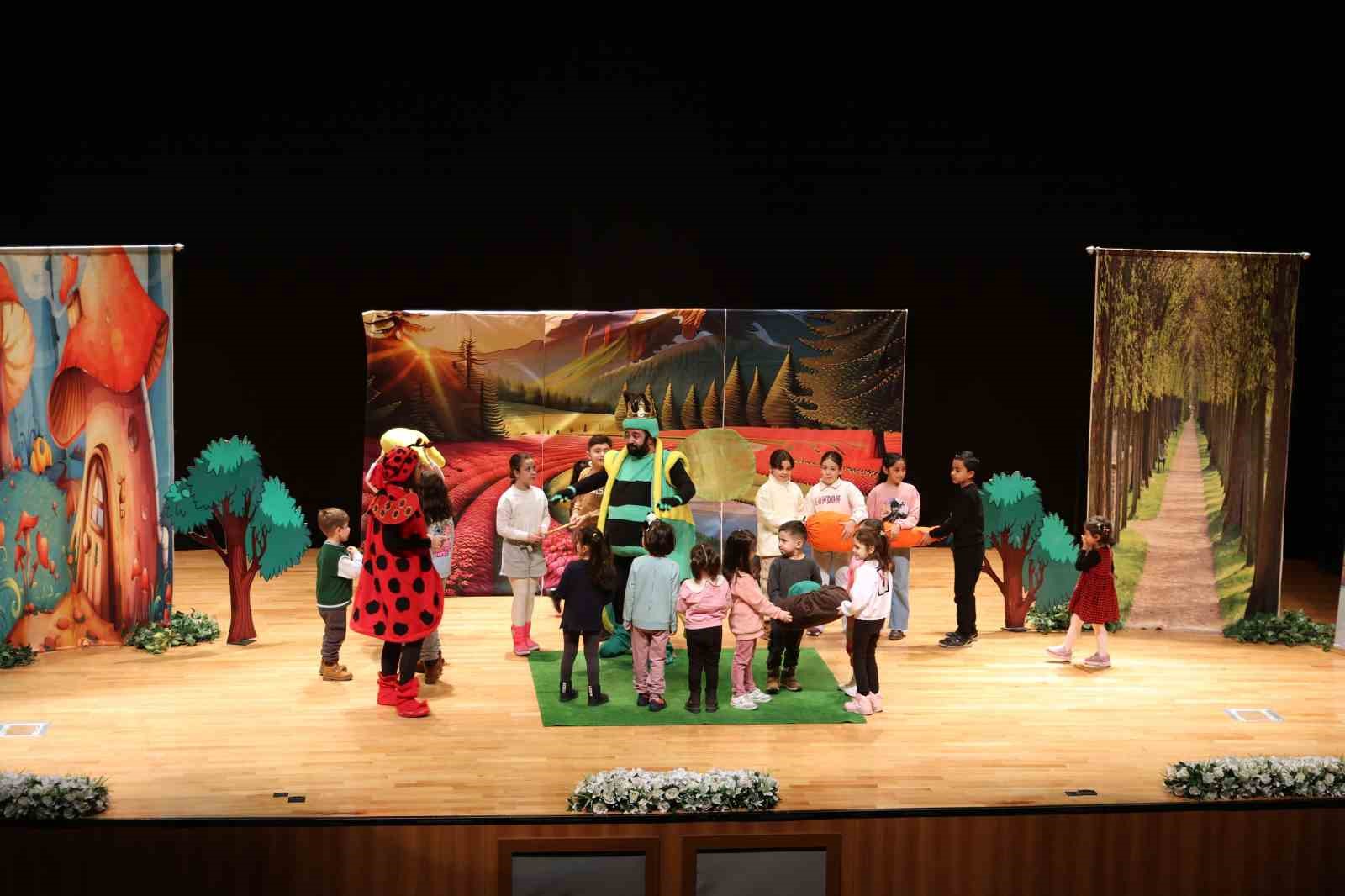 Talas’ta karne sevinci tiyatroyla taçlandı
