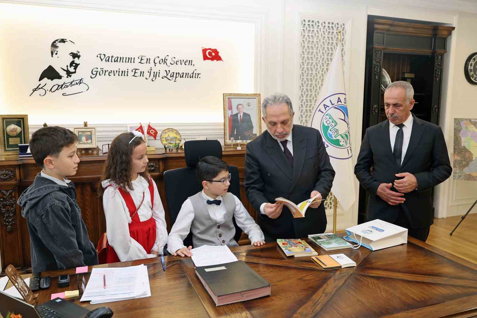 Talas’ta küçük başkan büyük mesajlar verdi
