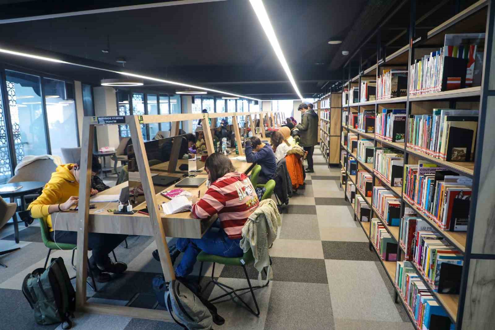 Talas’ta Kütüphaneler Haftası’na anlamlı vurgu
Talas’ta Kütüphaneler Haftası’na anlamlı vurgu