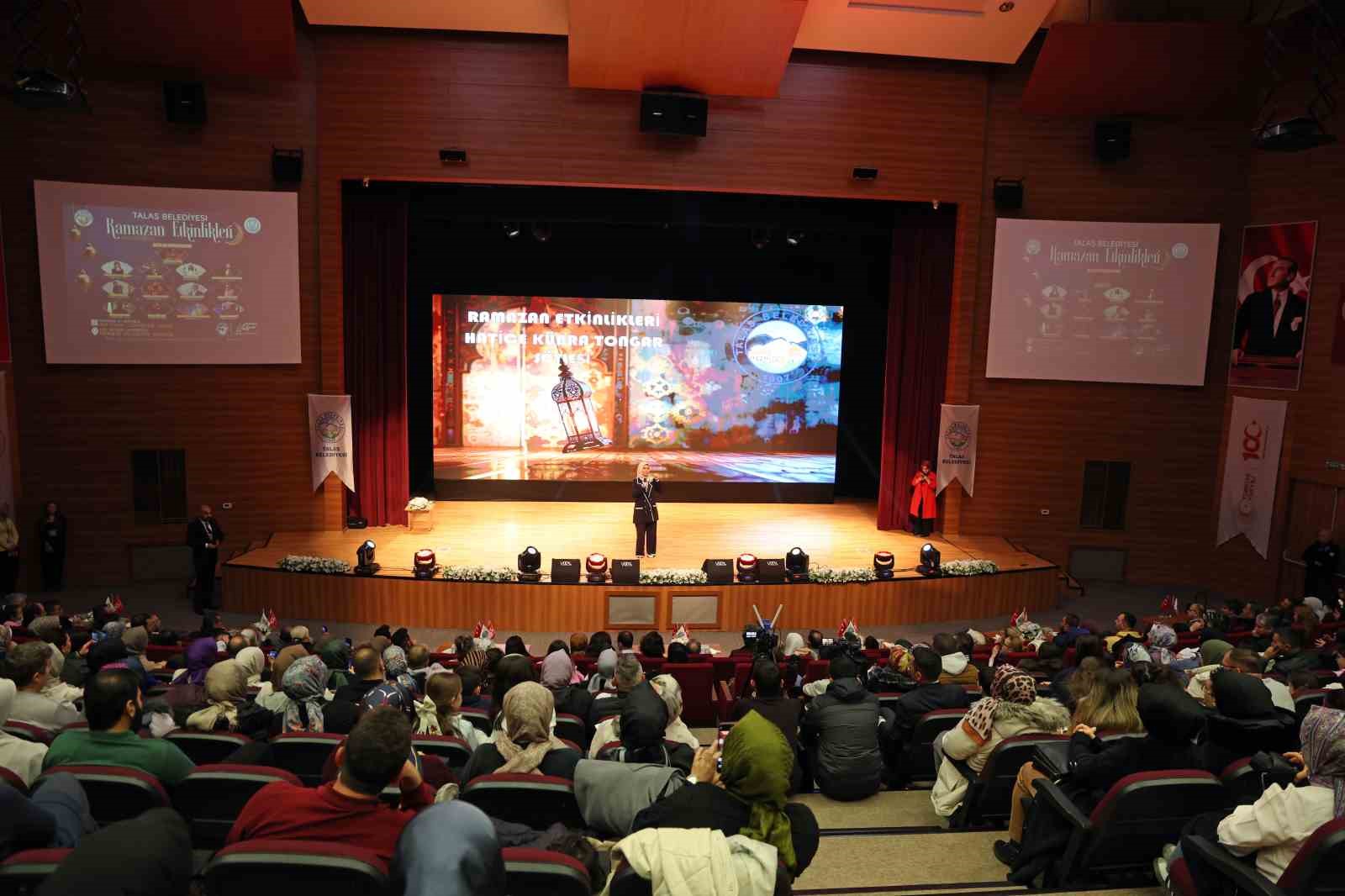 Talas’ta Ramazan coşkusu Hatice Kübra Tongar Söyleşisi ile sürdü
