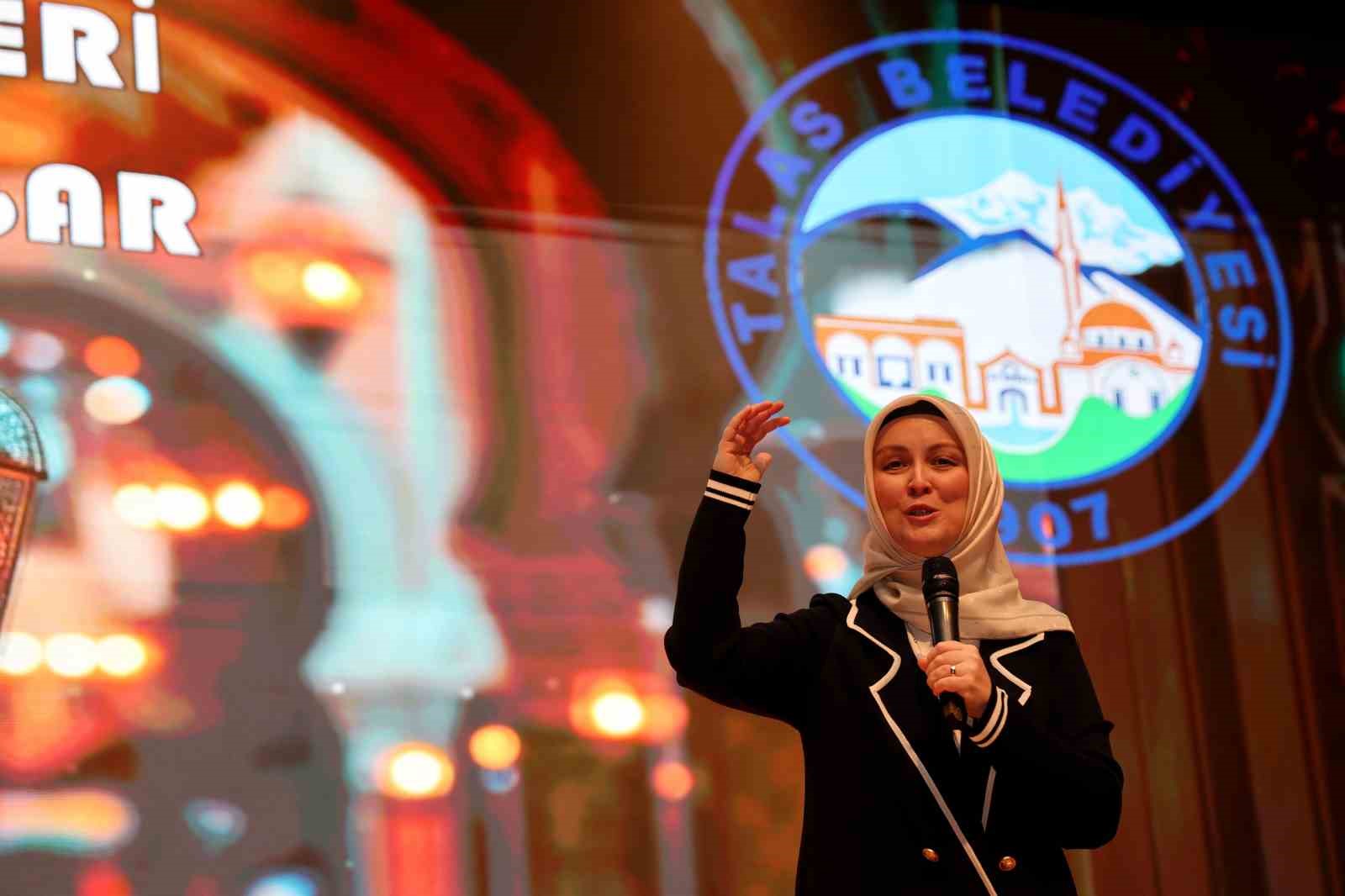 Talas’ta Ramazan coşkusu Hatice Kübra Tongar Söyleşisi ile sürdü
