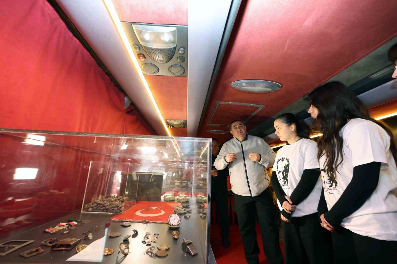 Talas’ta tarih okullara taşındı
Talas’ta tarih okullara taşındı