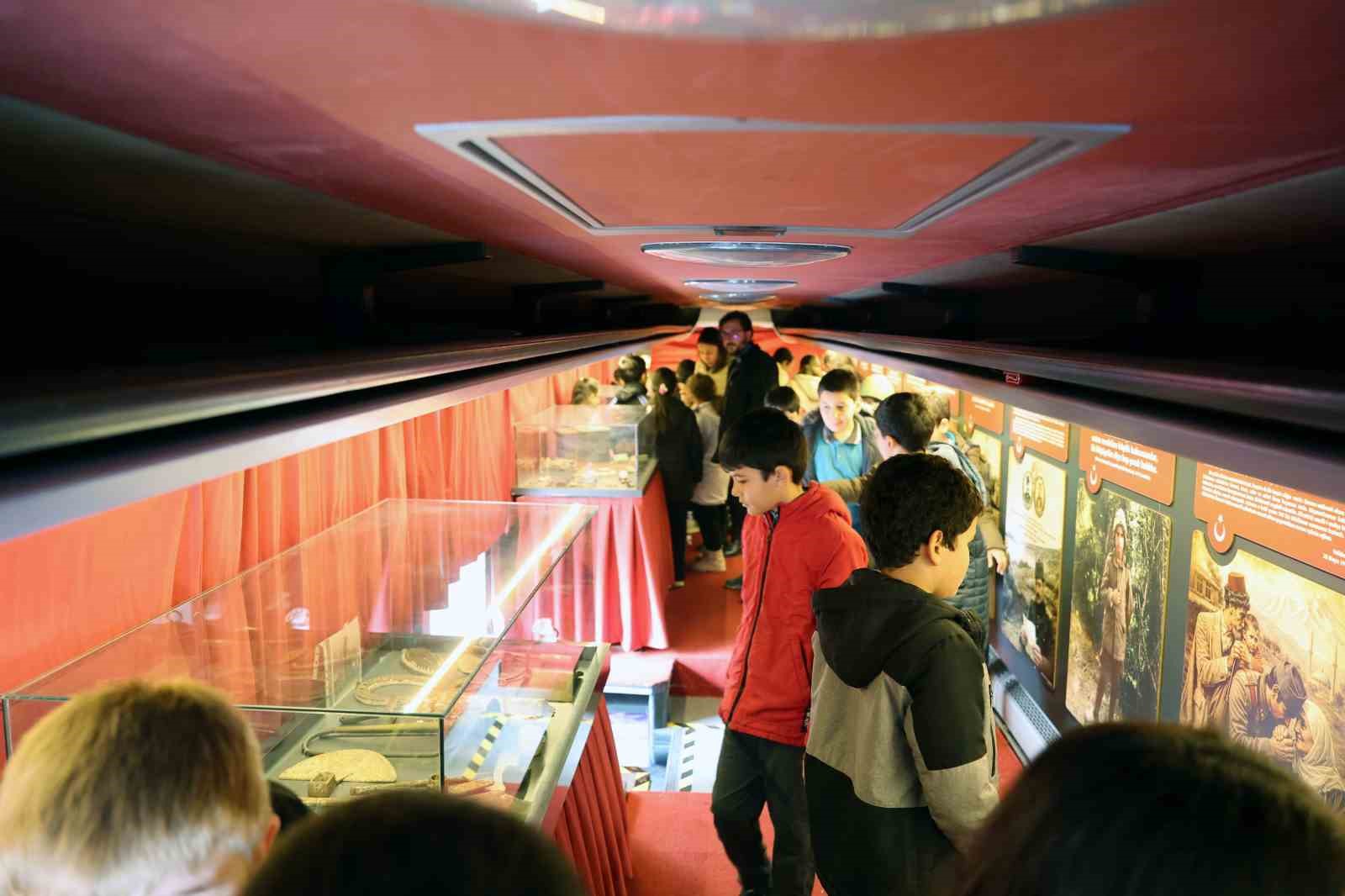 Talas’ta tarih okullara taşındı
Talas’ta tarih okullara taşındı