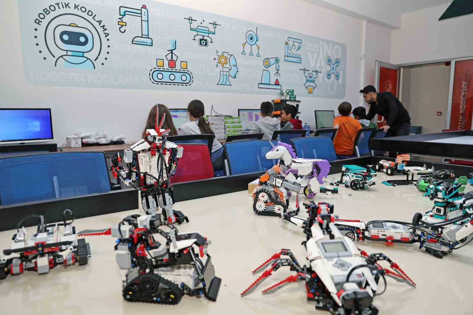 Talas’ta tatili fırsata çeviren teknoloji eğitimleri başlıyor
Talas’ta tatili fırsata çeviren teknoloji eğitimleri başlıyor