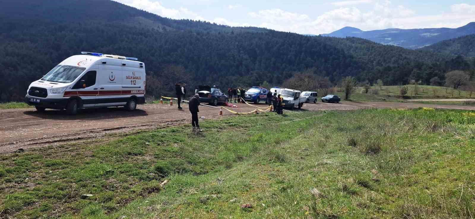 Tamir etmeye çalıştığı aracının altında kalan şahıs hayatını kaybetti
