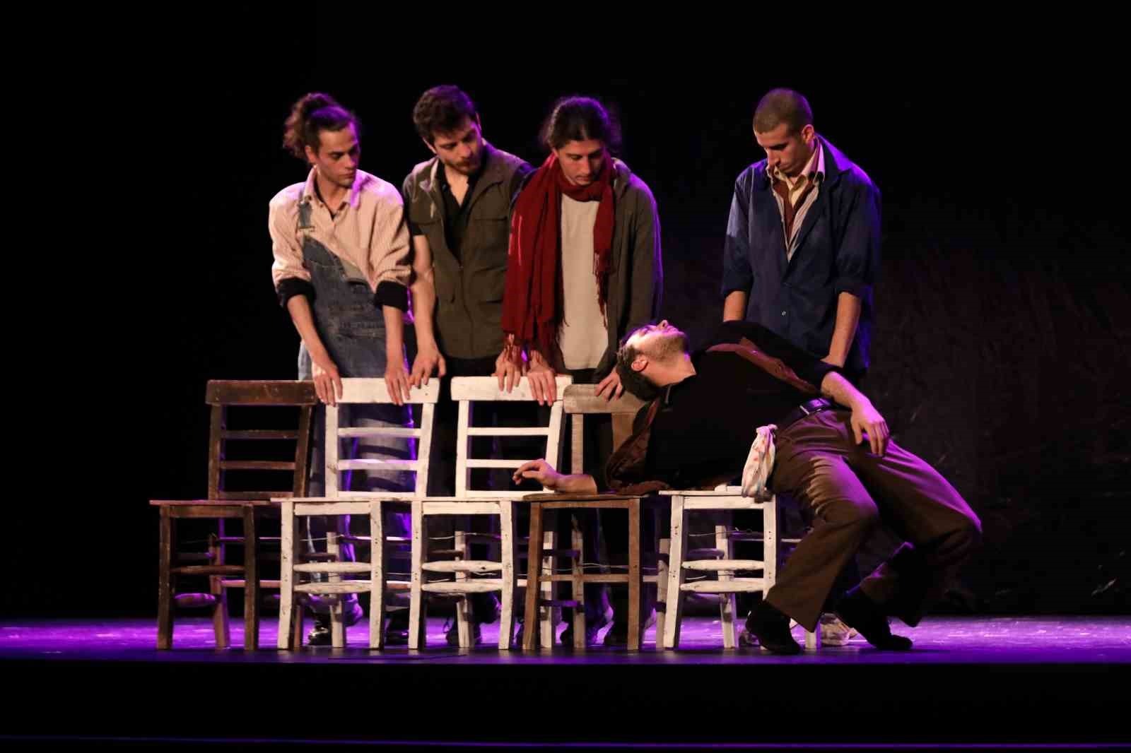 Tanpınar’ın dünyası ’Üç Nefeslik Rüya’ ile sahneye taşındı
