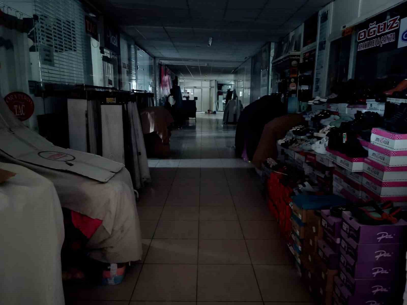 Tarihi Ahi Çarşısı karanlığa gömüldü
