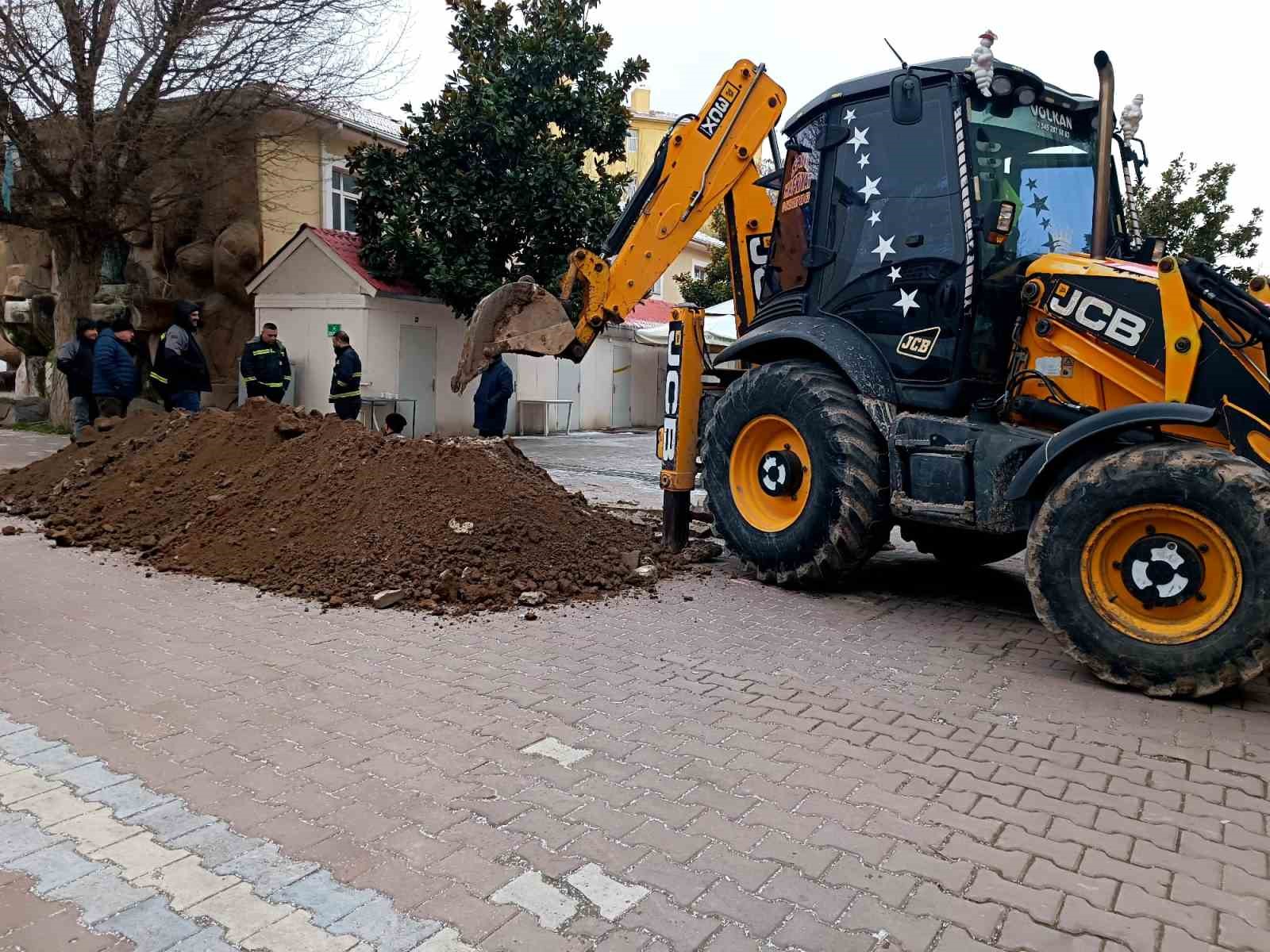 Tarihi Ahi Çarşısı karanlığa gömüldü

