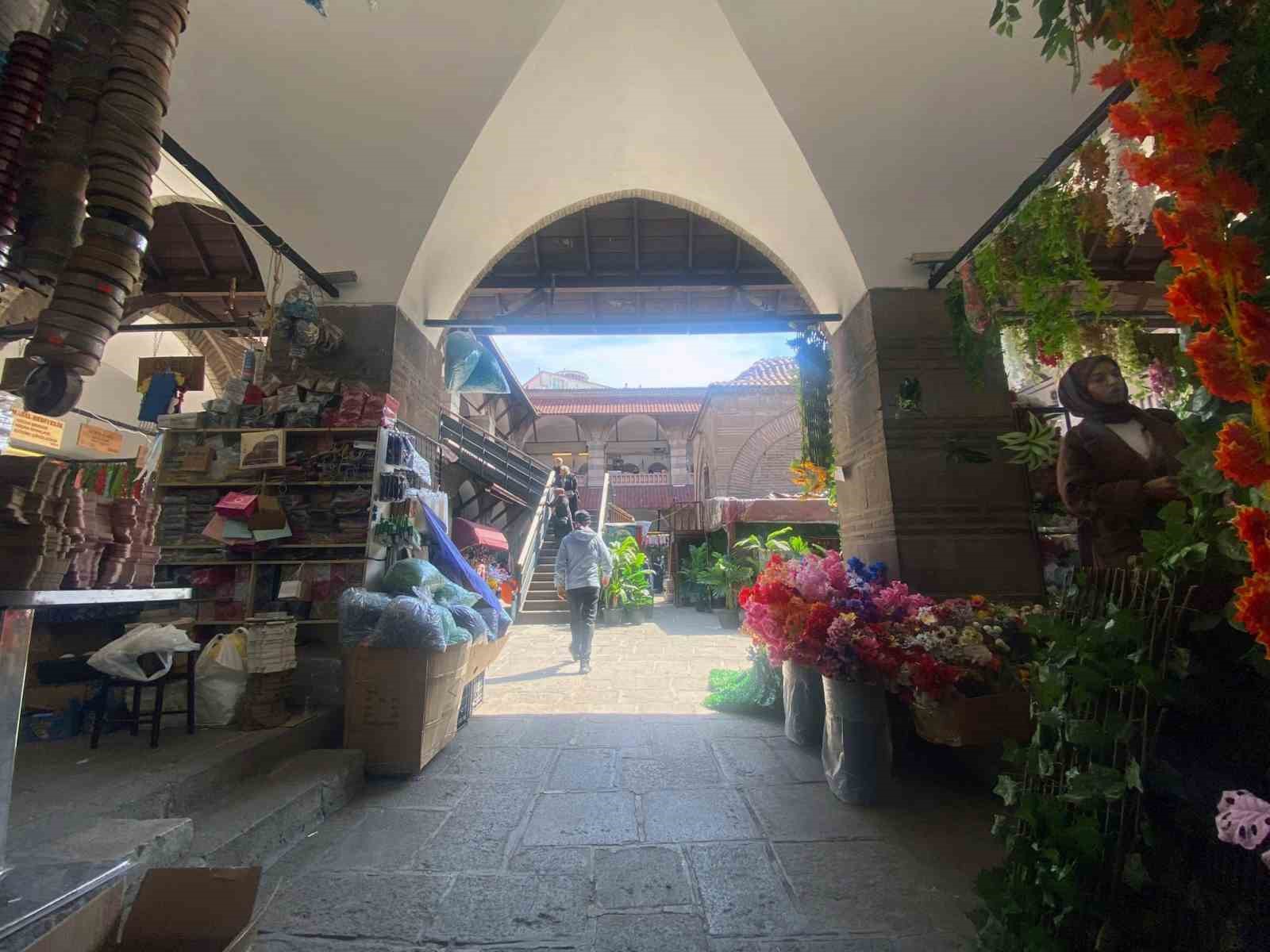 Tarihi Çerkeş Sokağı eski günlerini arıyor
