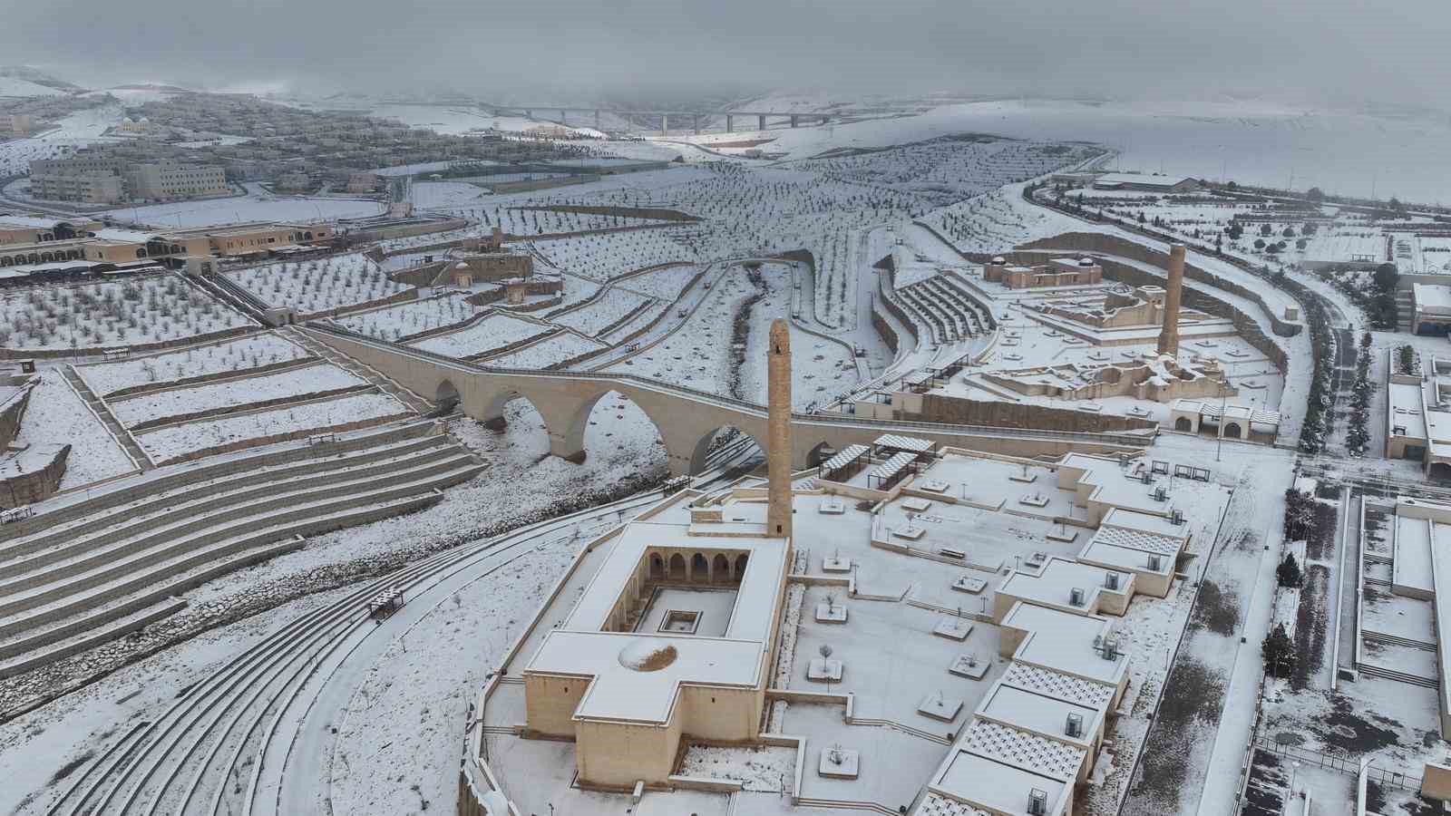 Tarihi Hasankeyf’te kar manzaraları
