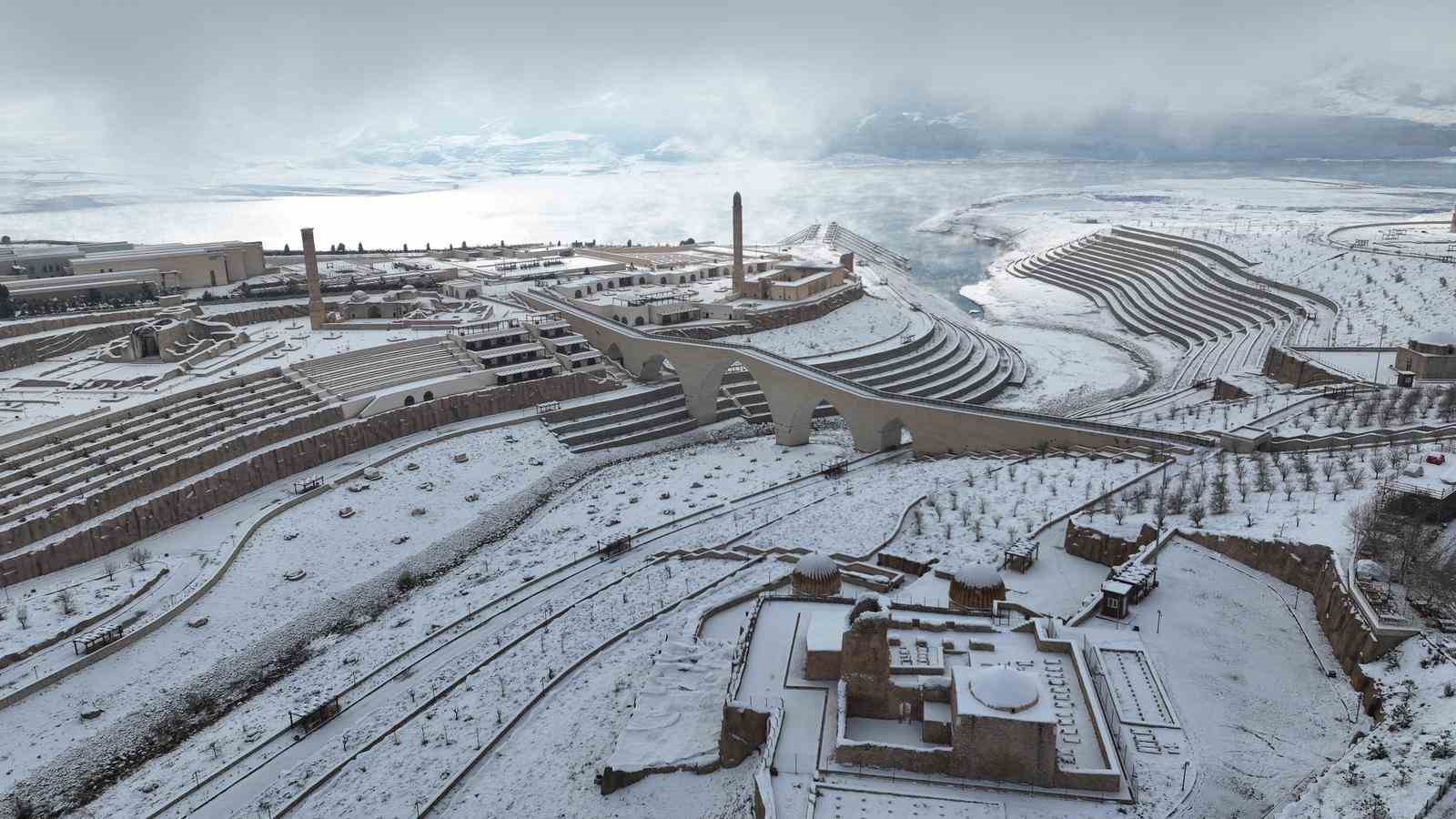 Tarihi Hasankeyf’te kar manzaraları
