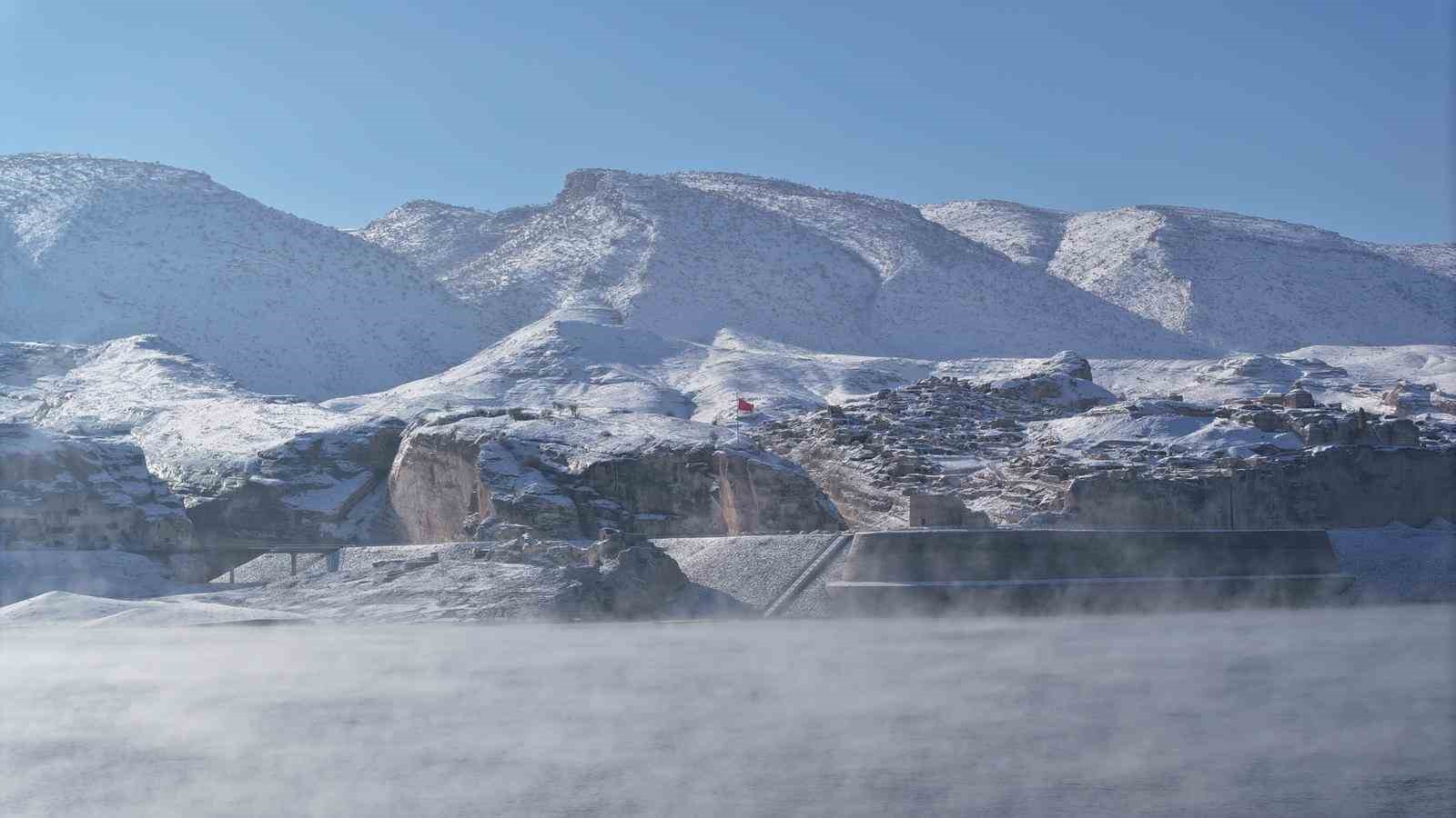 Tarihi Hasankeyf’te kar manzaraları
