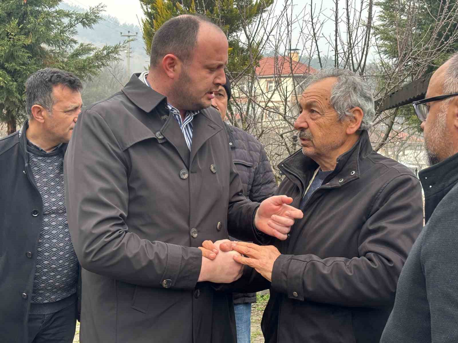 Tarihi ilçenin 100 yıllık çınarı hayatını kaybetti: İHA muhabirinin baba acısı
