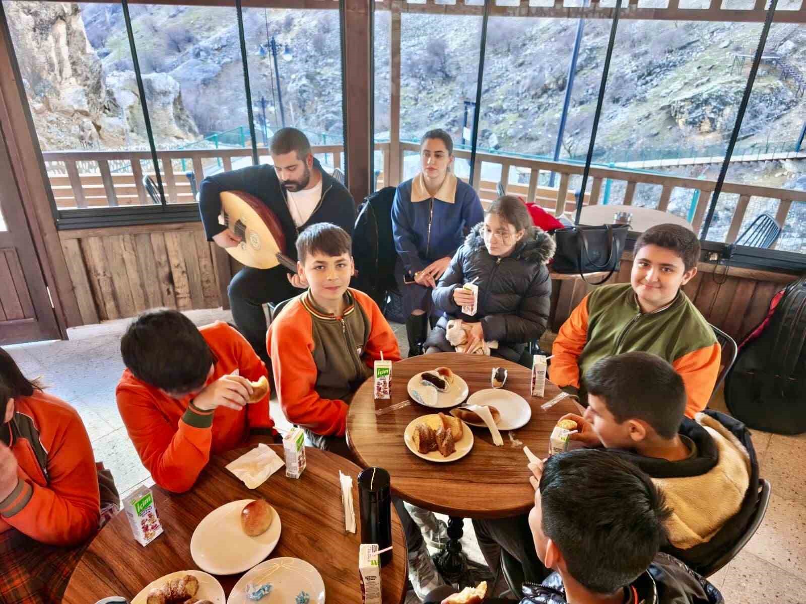 Tarihi İn Delikleri’nde okul dışı öğrenme etkinliği
