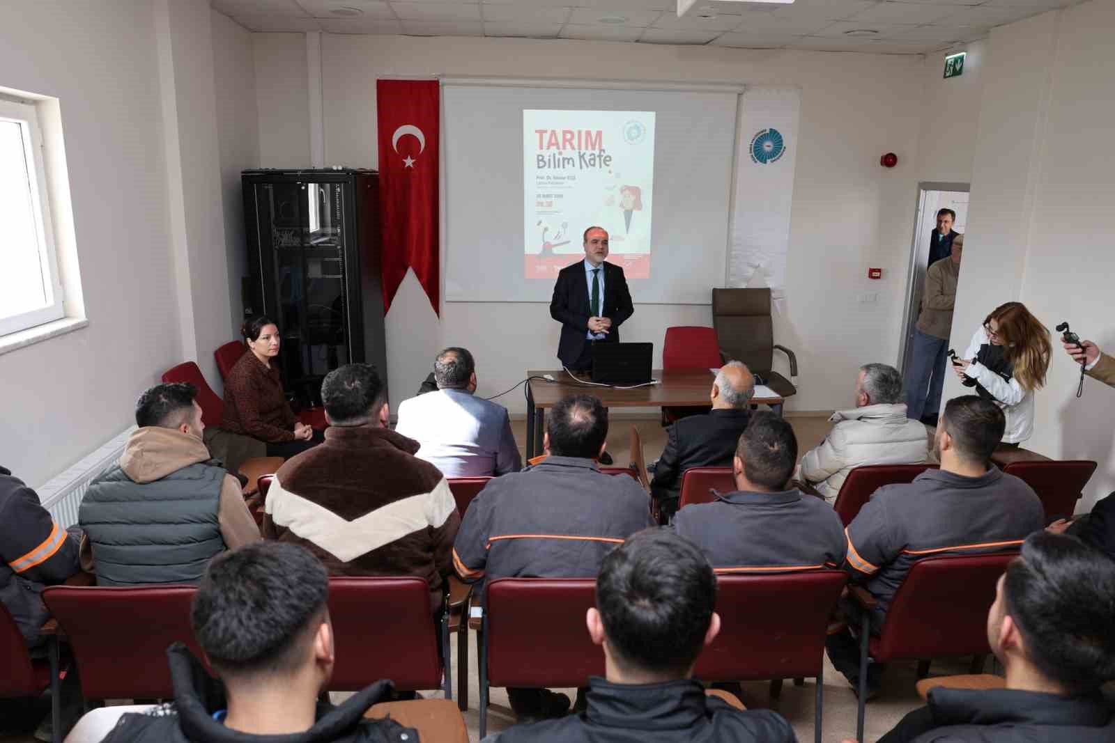 Tarım Bilim Kafe’de lahana hastalıkları masaya yatırıldı
