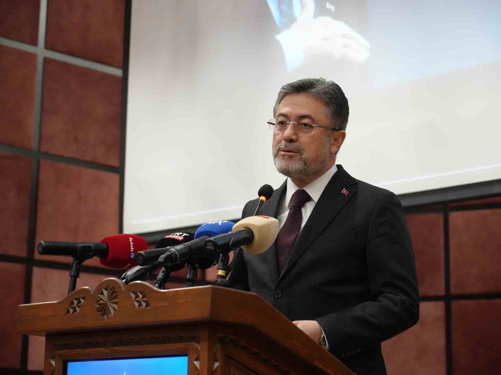 Tarım ve Orman Bakanı İbrahim Yumaklı’dan CHP’li belediyelere su eleştirisi:
Tarım ve Orman Bakanı İbrahim Yumaklı’dan CHP’li belediyelere su eleştirisi: