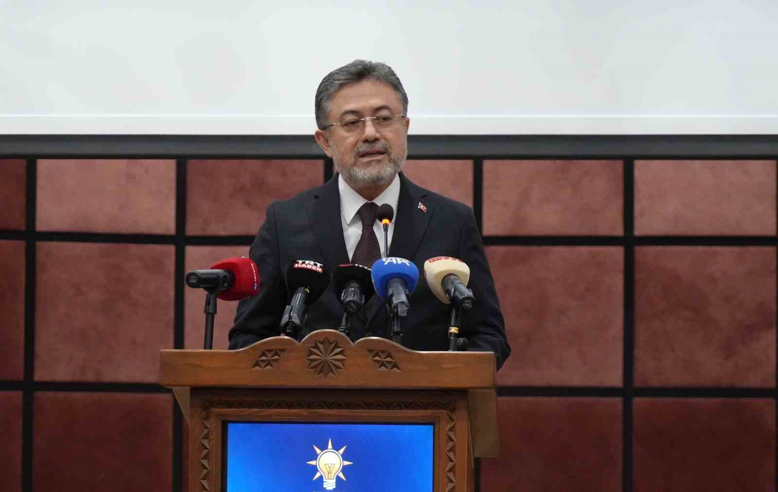 Tarım ve Orman Bakanı İbrahim Yumaklı’dan CHP’li belediyelere su eleştirisi:
Tarım ve Orman Bakanı İbrahim Yumaklı’dan CHP’li belediyelere su eleştirisi: