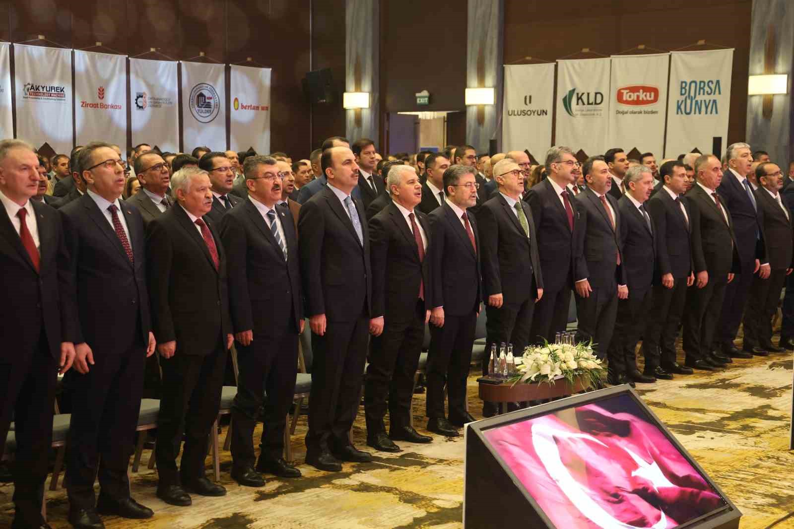 Tarım ve Orman Bakanı Yumaklı: "Sağlıklı ve güvenilir gıdaya giden yolda bütün süreçleri etkin politikalarımızla yöneteceğiz"
Tarım ve Orman Bakanı Yumaklı: "Sağlıklı ve güvenilir gıdaya giden yolda bütün süreçleri etkin politikalarımızla yöneteceğiz"