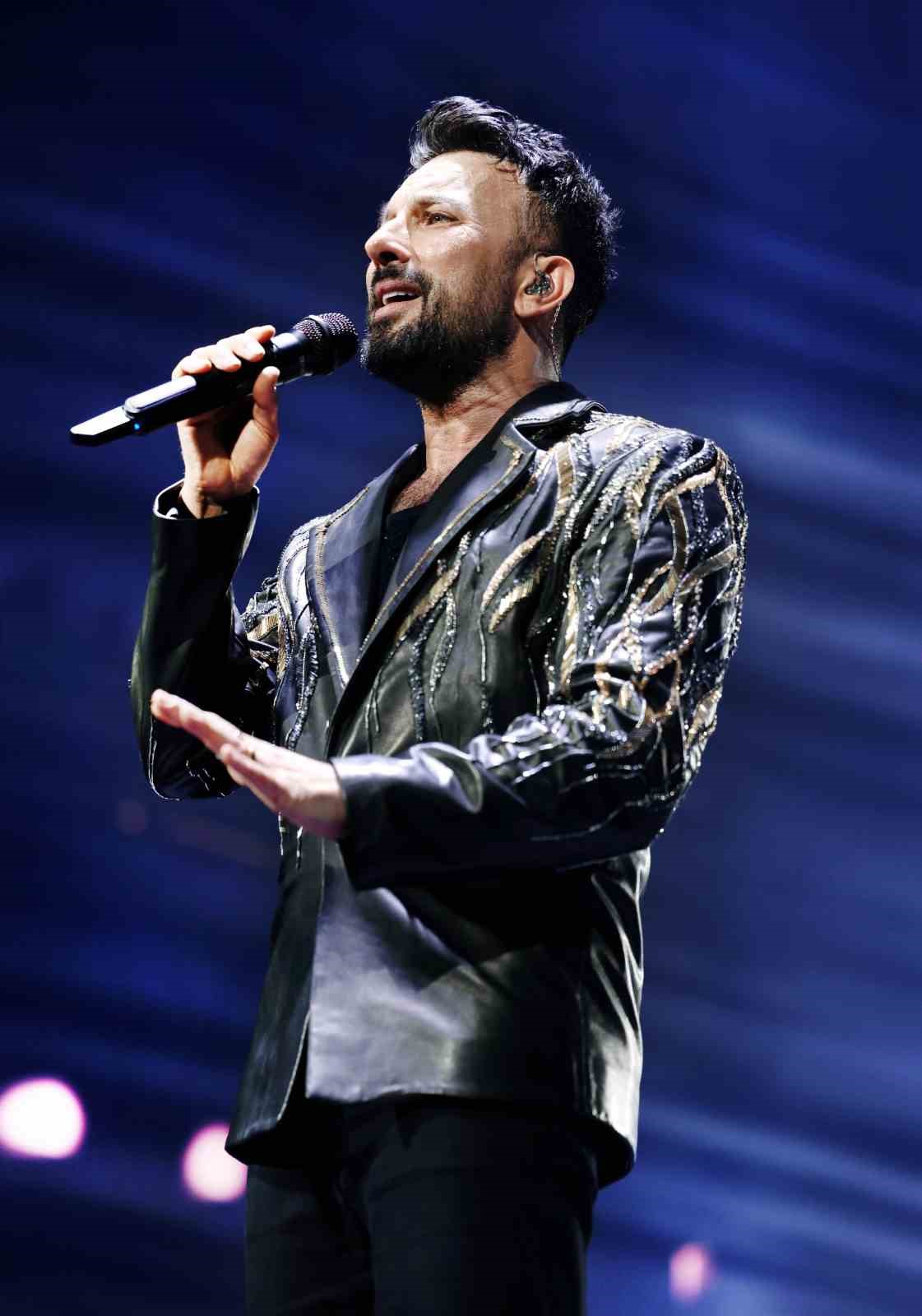 Tarkan’ı 9 gündür süren konser serisinde yaklaşık 50 bin kişi dinledi

