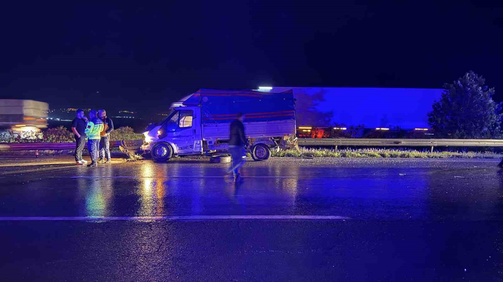 Tarsus-Adana-Gaziantep Otoyolu’nda kamyonet tırla çarpıştı: 1 ölü, 1 yaralı
