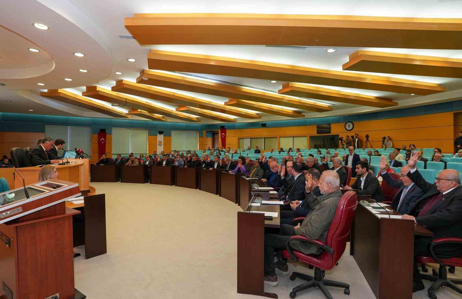 Tarsus Belediyesi Meclisinde yatırım, dayanışma ve yeni projeler öne çıktı
Tarsus Belediyesi Meclisinde yatırım, dayanışma ve yeni projeler öne çıktı