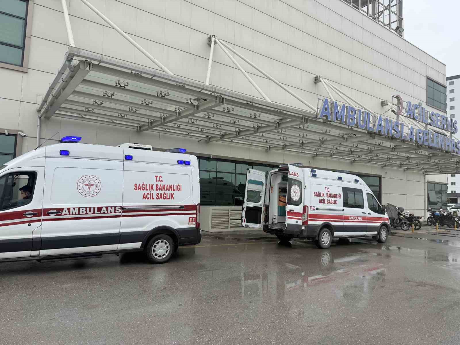 Tarsus’ta 3 öğrenci çiğ köfteden zehirlendi
