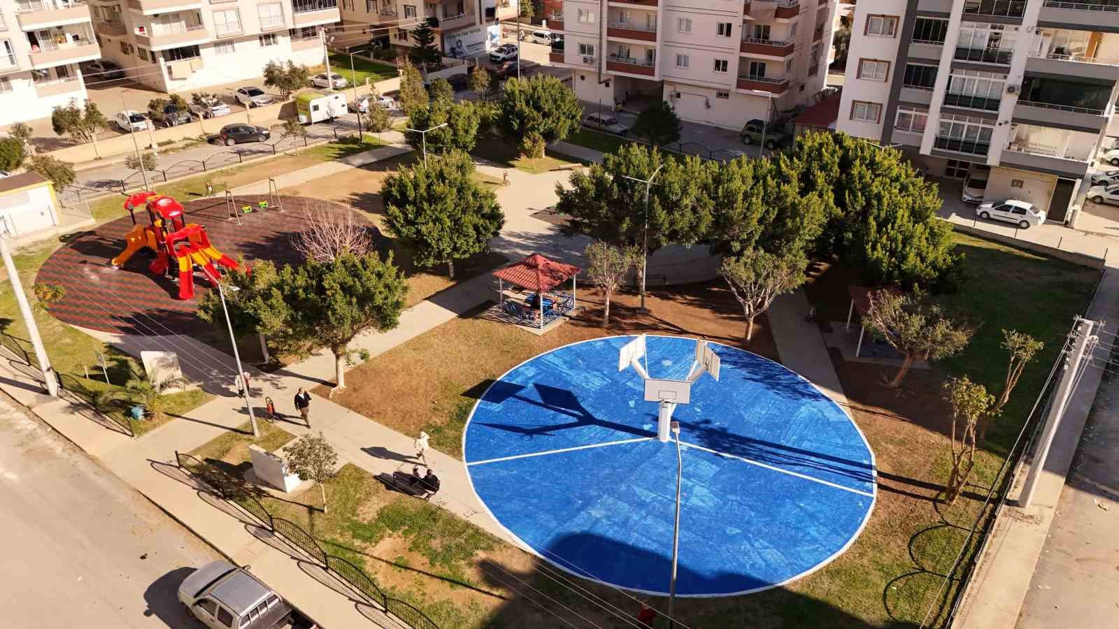 Tarsus’ta parklar yenileniyor
Tarsus’ta parklar yenileniyor