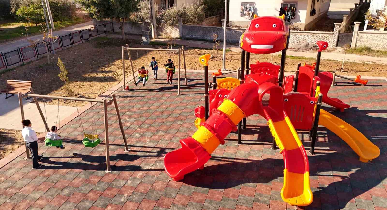 Tarsus’ta parklar yenileniyor
Tarsus’ta parklar yenileniyor