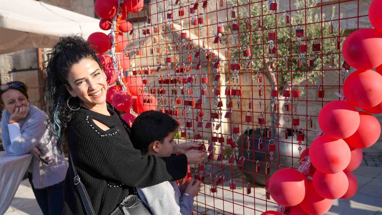 Tarsus’ta sevgi dolu iki gün
Tarsus’ta sevgi dolu iki gün