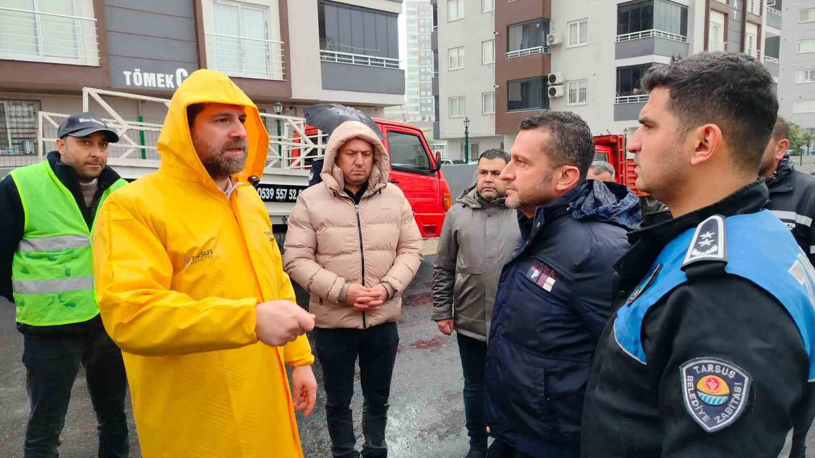 Tarsus’ta yoğun yağış sonrası tam saha müdahale
