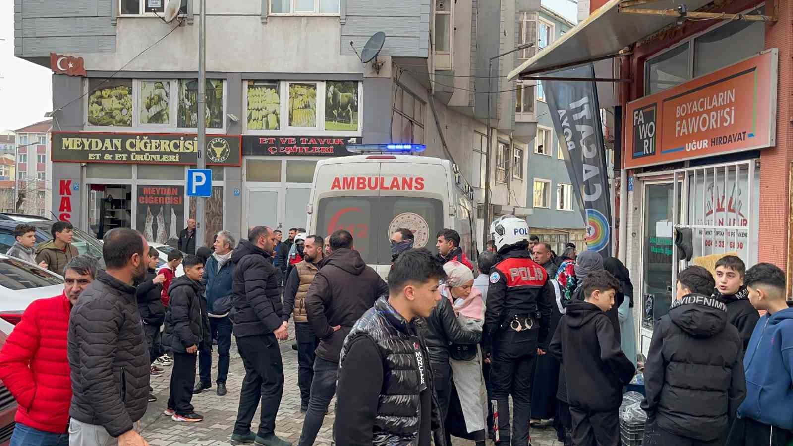 Tartıştığı komşusunu bıçakla yaraladı
