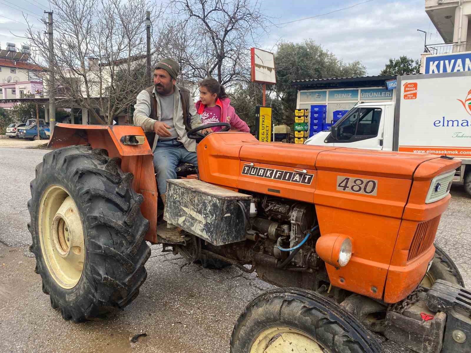 Taşımalı eğitimde servis ihalesine giren olmadı, traktör ve motosikletler okul servisi oldu
